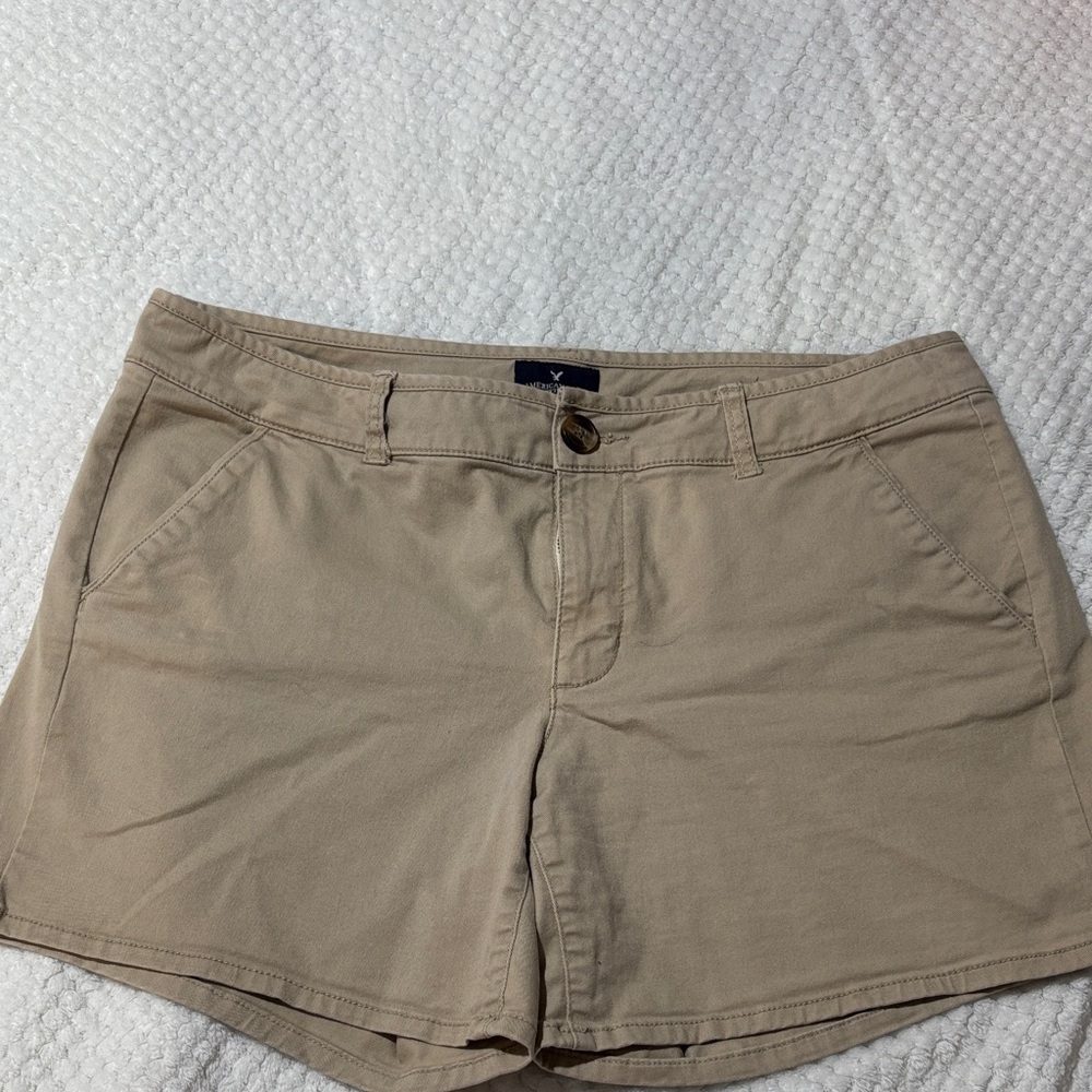 American Eagle Outfitters Tan Cargo Shorts